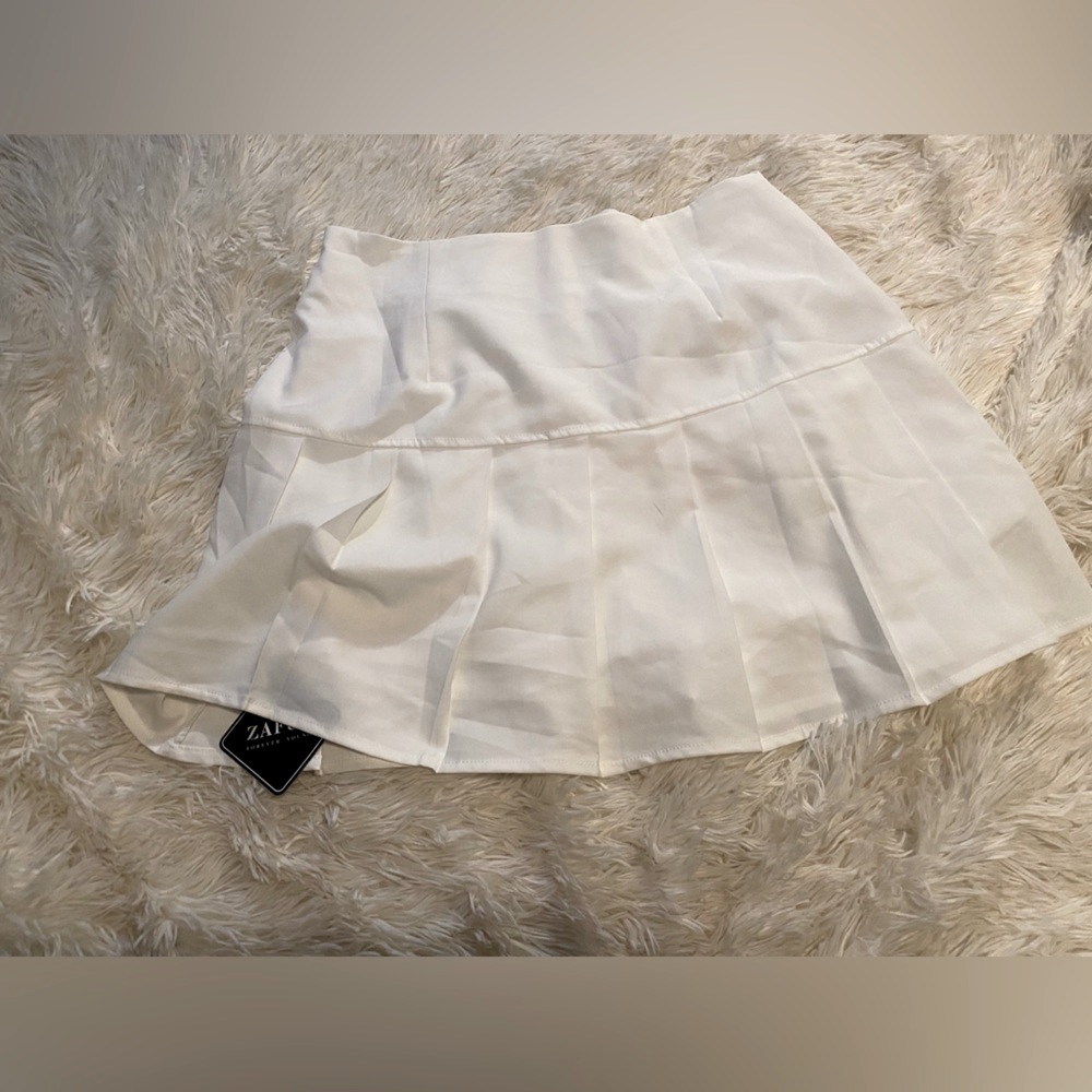 BNWT white tennis skirt mini skirt sz M